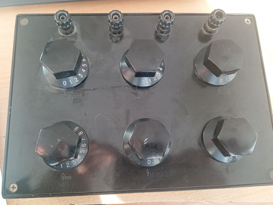 Продам советский магазин сопротивлений Р33