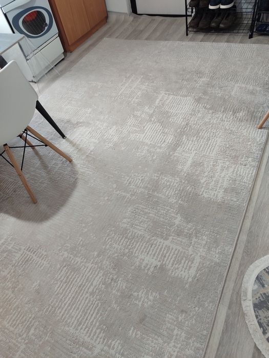 Продам ковер 2х3.