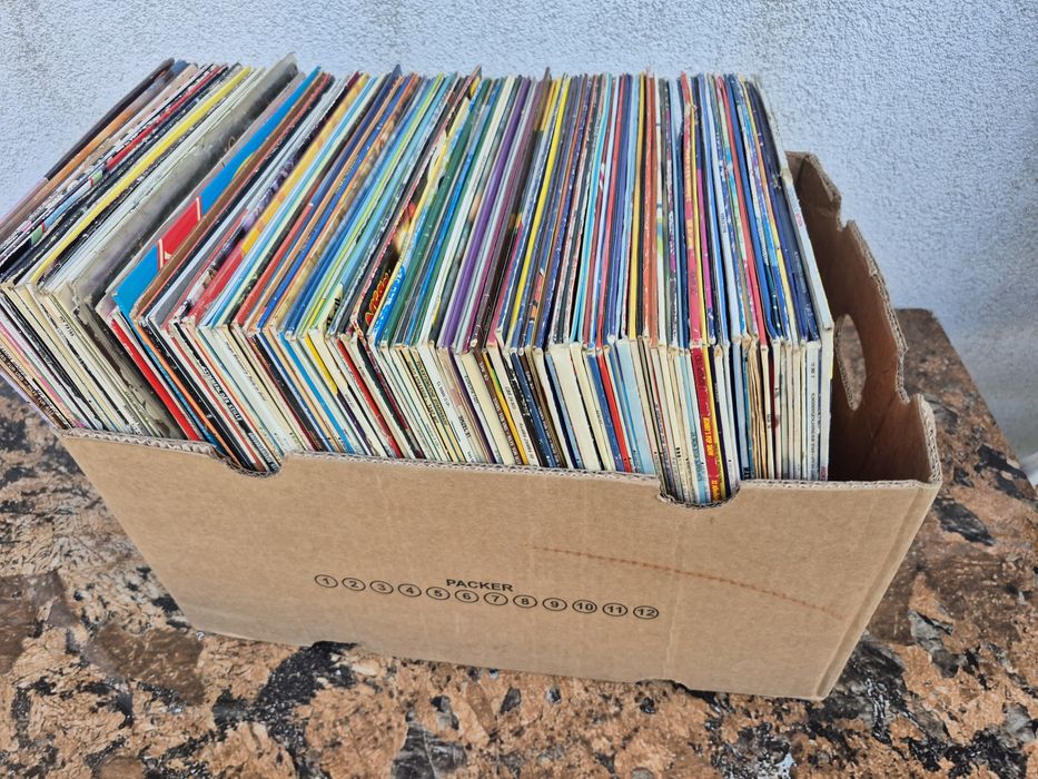Vând Lot 100lp Discuri Vinil colectie  muzica usoara straina mixta