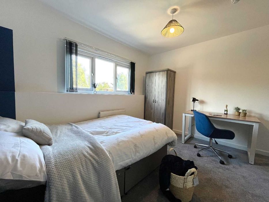 Дава се под наем Тристаен апартамент в София, Център - 89 кв.м за 509.49 € - Снимка #3