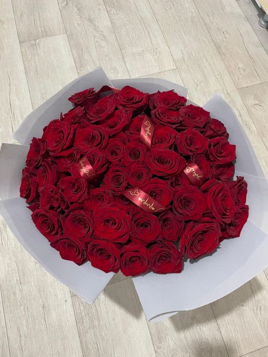 Цветы 51 роза. Свежие