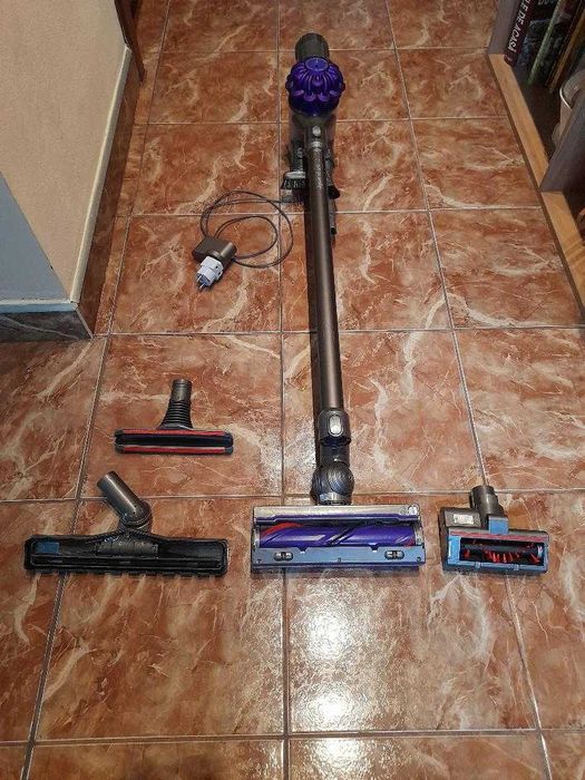 Vand aspirator vertical Dyson V 6 Animal extra