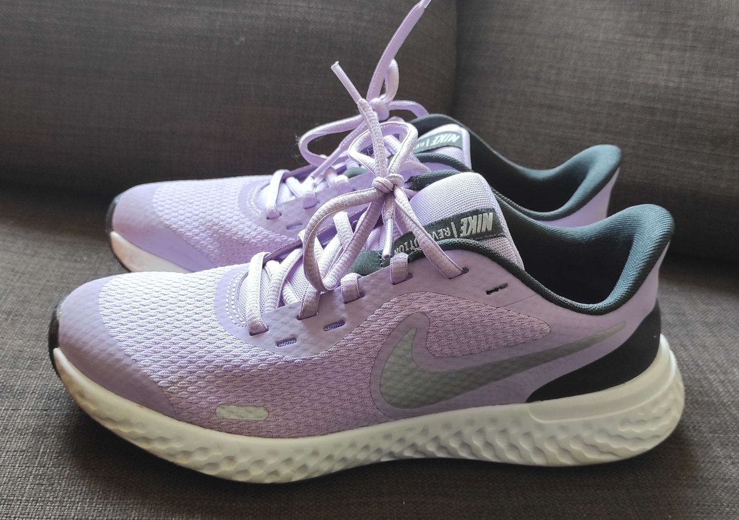 Детски и дамски еднакви маратонки Nike