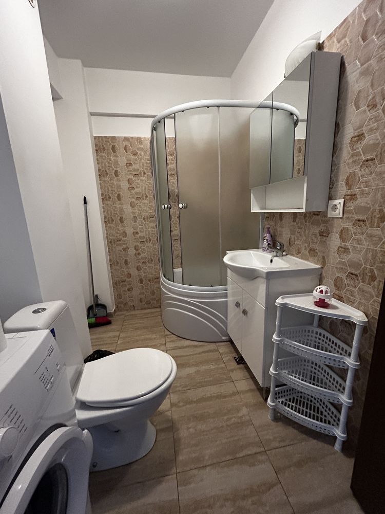 Vand apartament cu 2 camere