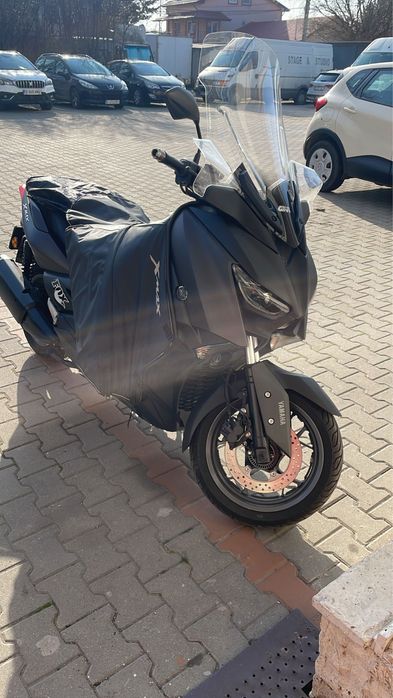 Vand scuter Xmax 300 model 2022