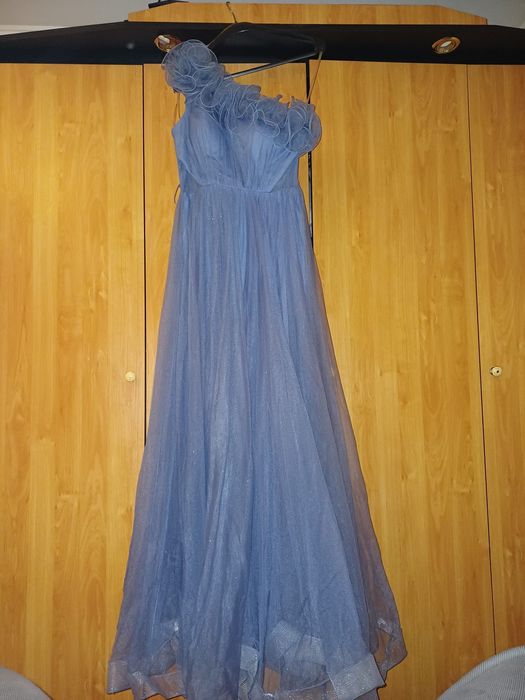 Rochii de seara, in stare foarte buna