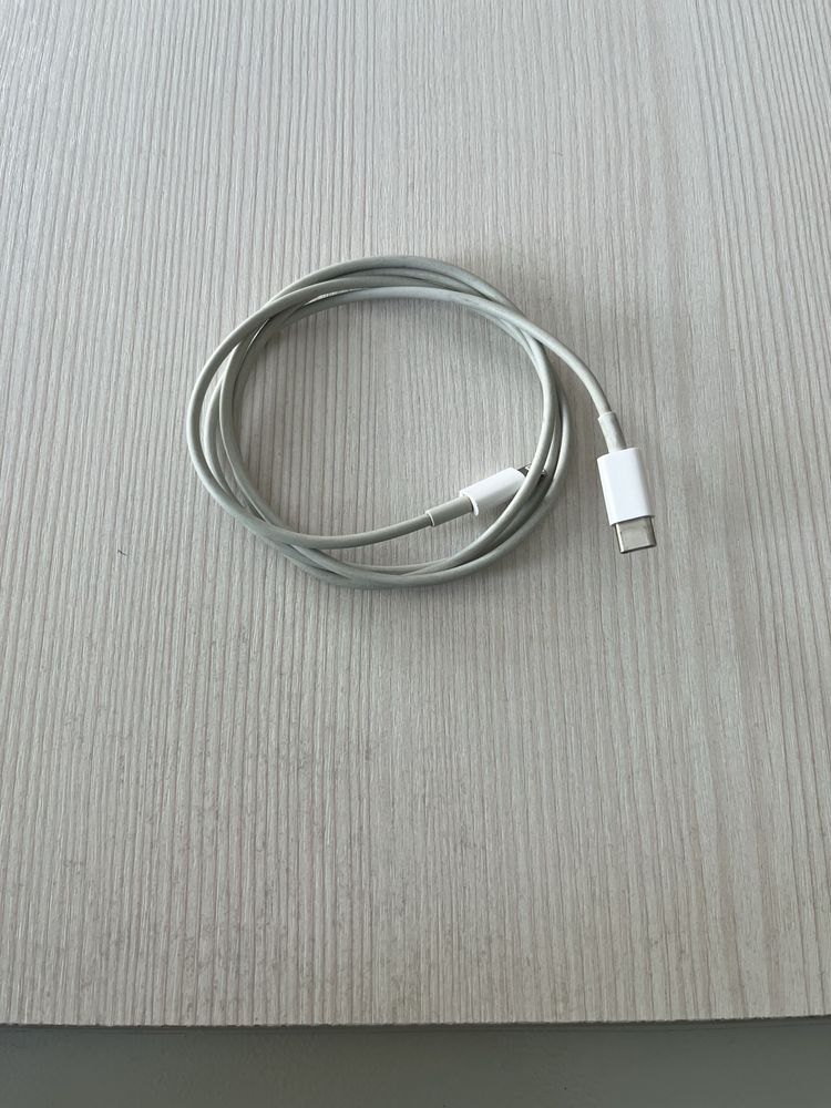 Адаптер питания Apple