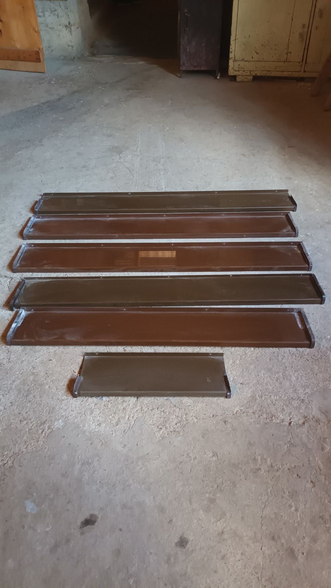 Vând pervaze aluminiu maro