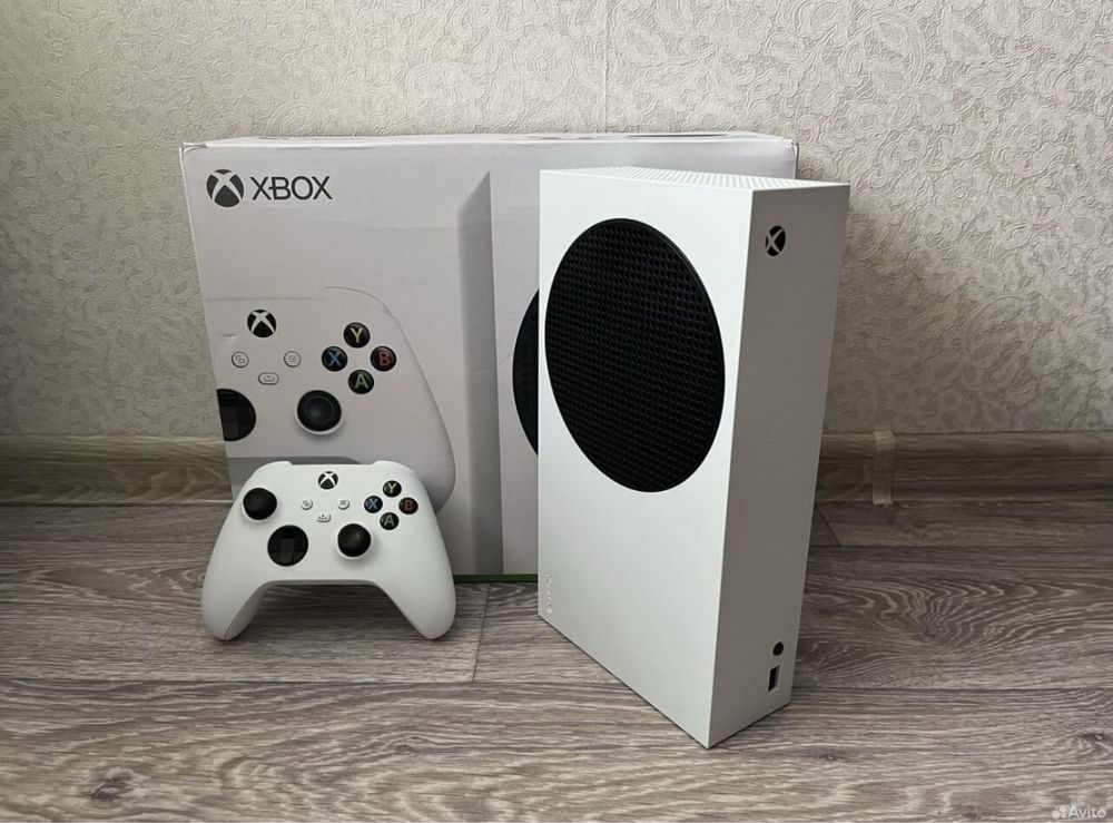 Xbox series s + аккаунт с играми, в отличном состоянии