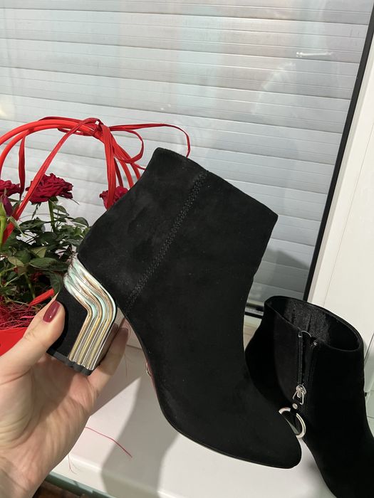 Страхотни дамски боти с дебел ток