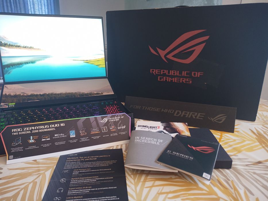 Vând Asus ROG Zephyrus DUO 16