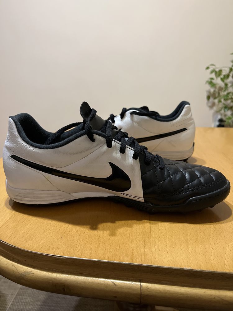 Nike tempo футболни обувки