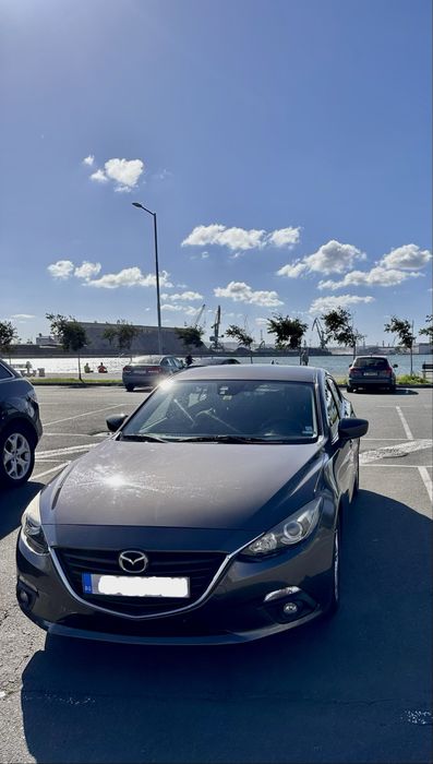 Продавам Mazda 3 2014