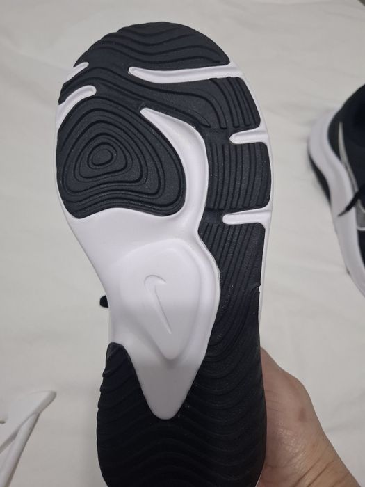 Adidasi nike mărimea 40