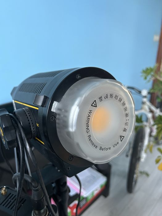 2 x Godox VL150 с кейсове и стативи