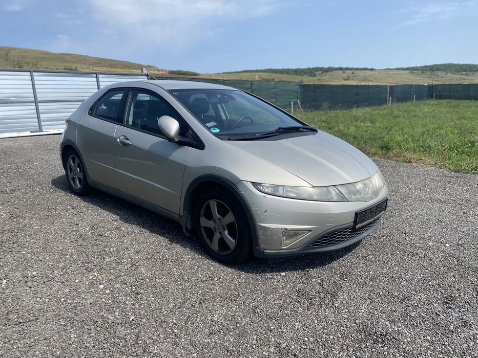 Dezmembrez (piese)Honda Civic 1,4 benzin an2007-2010