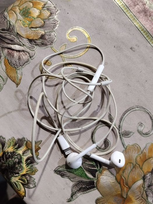 Lighting Наушники оригинал