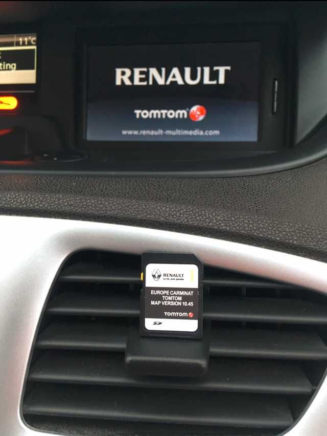 Carminat Renault TOM TOM live informee 2 R-LINK Navigation Communicat