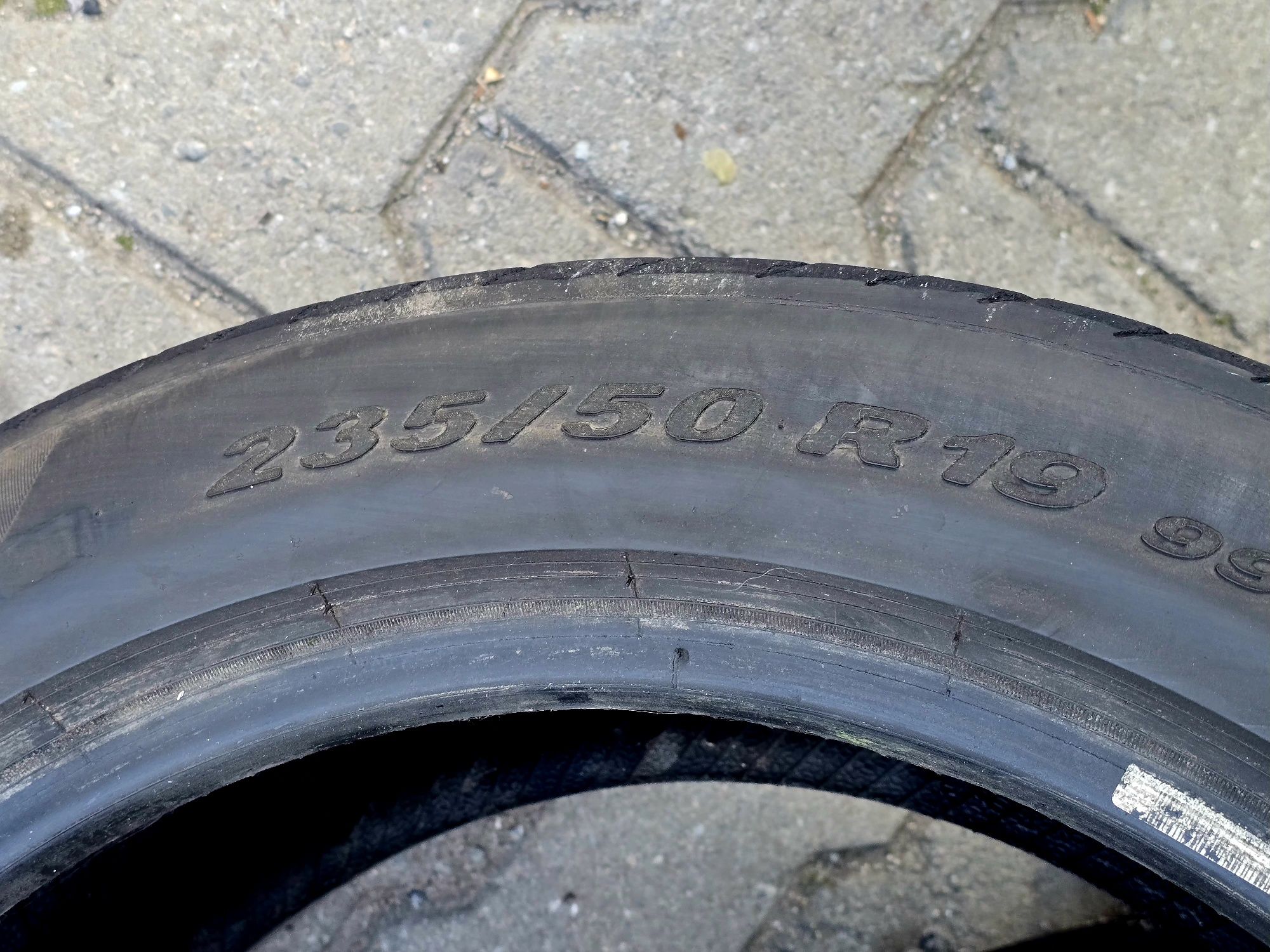 235 50 19 Pirelli