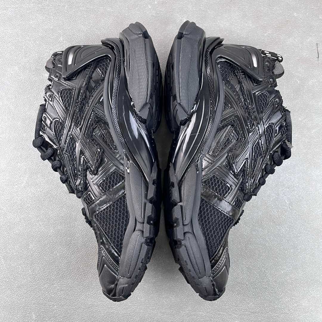Balenciaga Runners -- Black