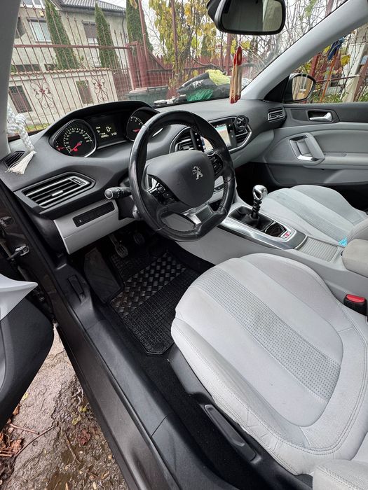 Peugeot 308 • 1.6 THP • 2013 • 126.000 km