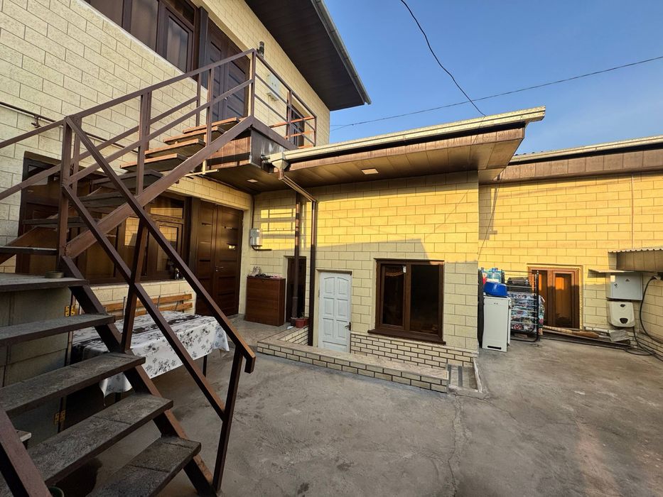 Ховли сотилади 1,7 соток 5 хона