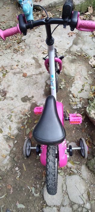 Bicicleta cu roti ajutatore