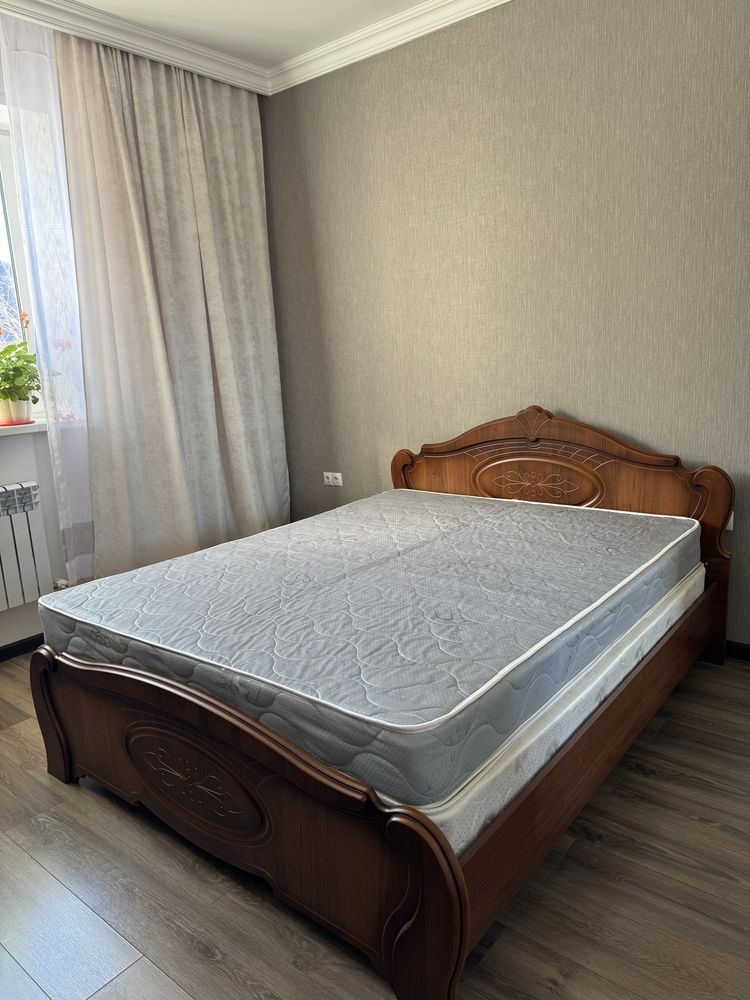 Продам Спальный гарнитур, состояние идеальное, имеется 2 матраса