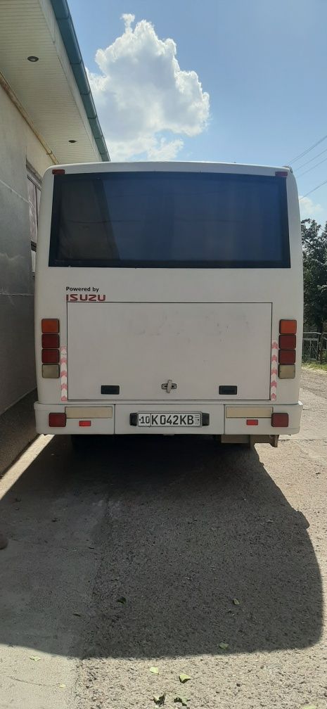 Автобус исузу нп21 йили2012 юргани 335км