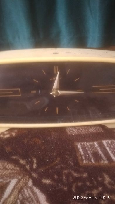 продам часы настольные