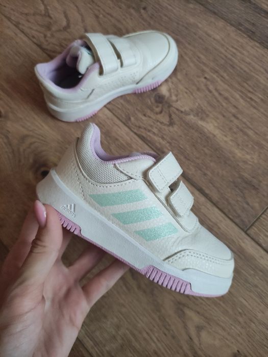 Маратонки Adidas размер 24