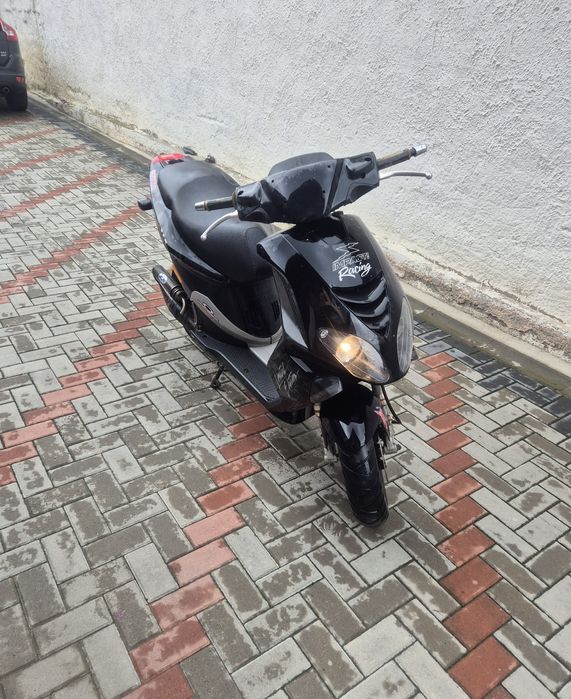 Vând piaggio nrg