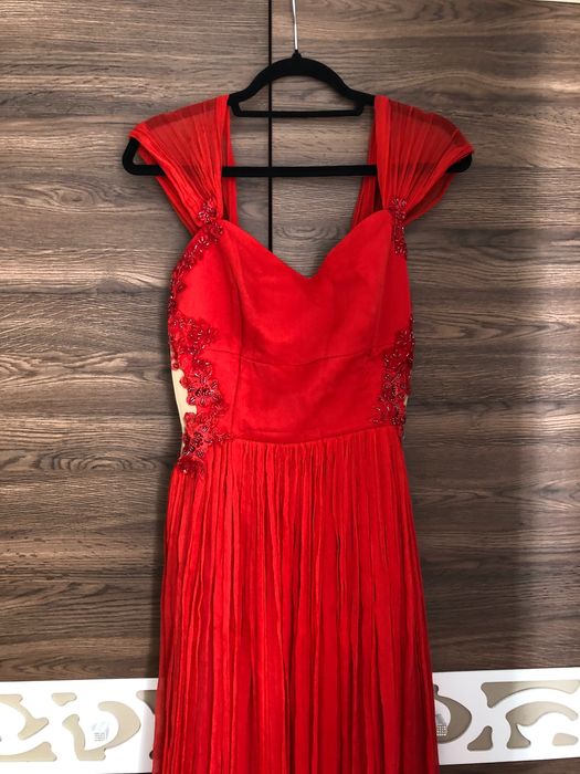 Vând rochie lungă pt evenimente speciale