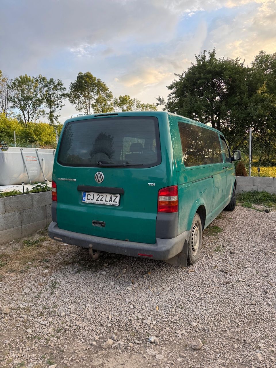 Vând Volkswagen Transporter T5