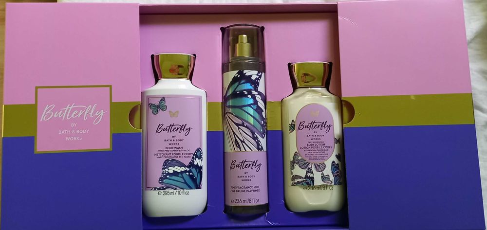 Vând set cadou săpun, loțiune, parfum de la Bath and Body Works