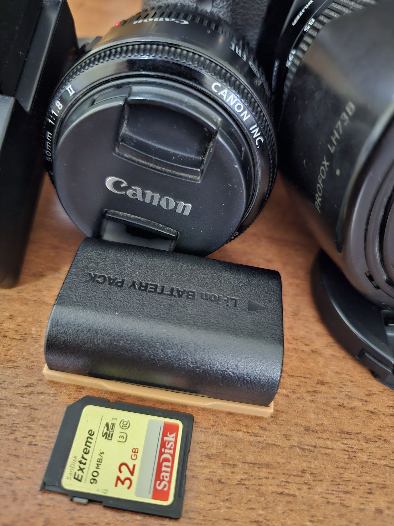Canon 70D body + Canon 18-135mm IS STM + Canon 50mm