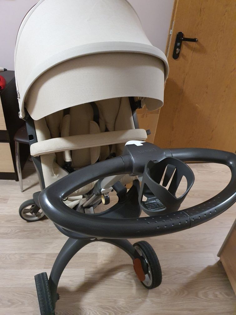 Бебешка, Количка Stokke