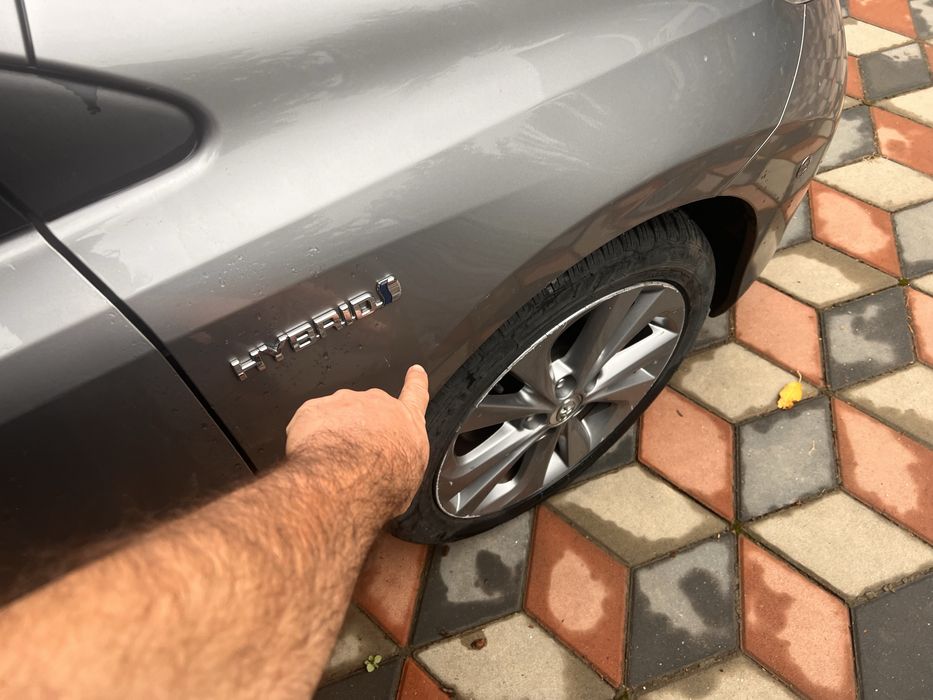 Vand Toyota Auris Hybrid