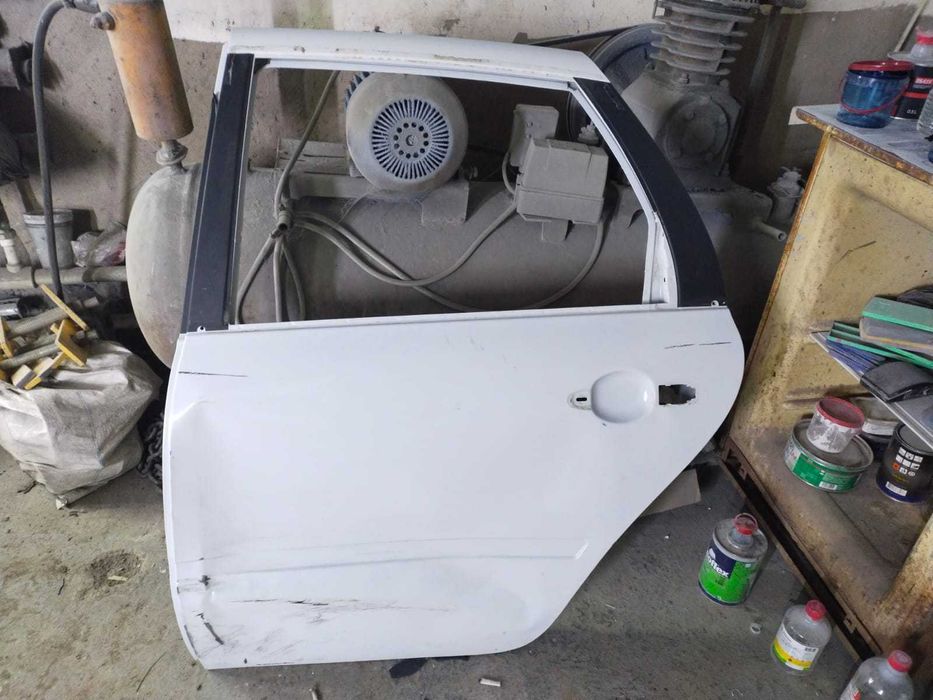 Дверь задняя левая Lada Granta FL седан