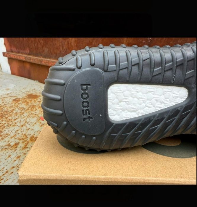 Yeezy boost 350 v2 onyx