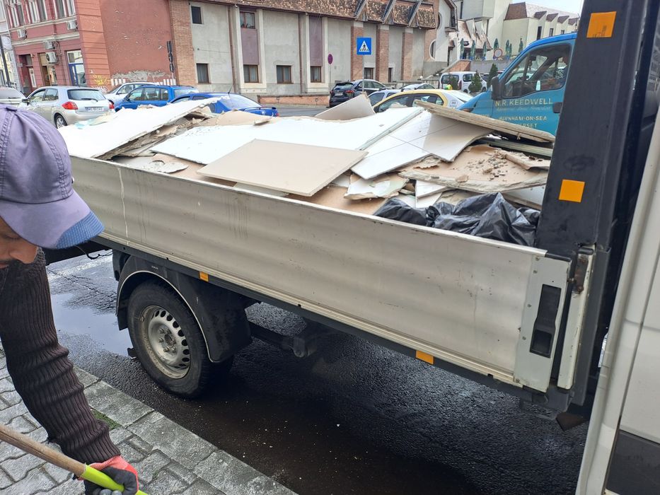 Transport Servici Debarasari Apartamente Mobila Moloz Santiere Mutari