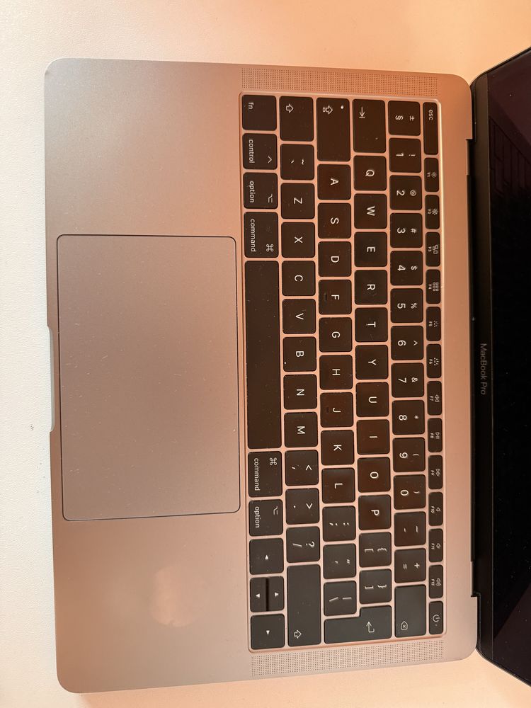 Apple MacBook Pro 13 inch 2017