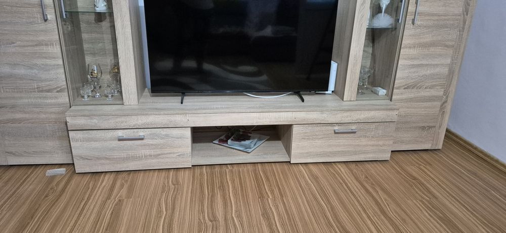 Vând mobilă de living