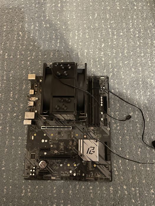 Vand kit placa de baza ,procesor si cooler pe aer