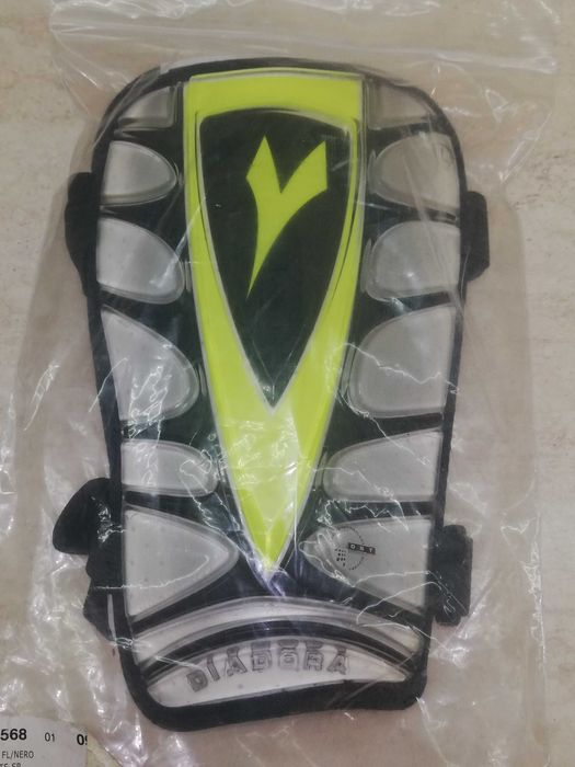 Футболни протектори Diadora