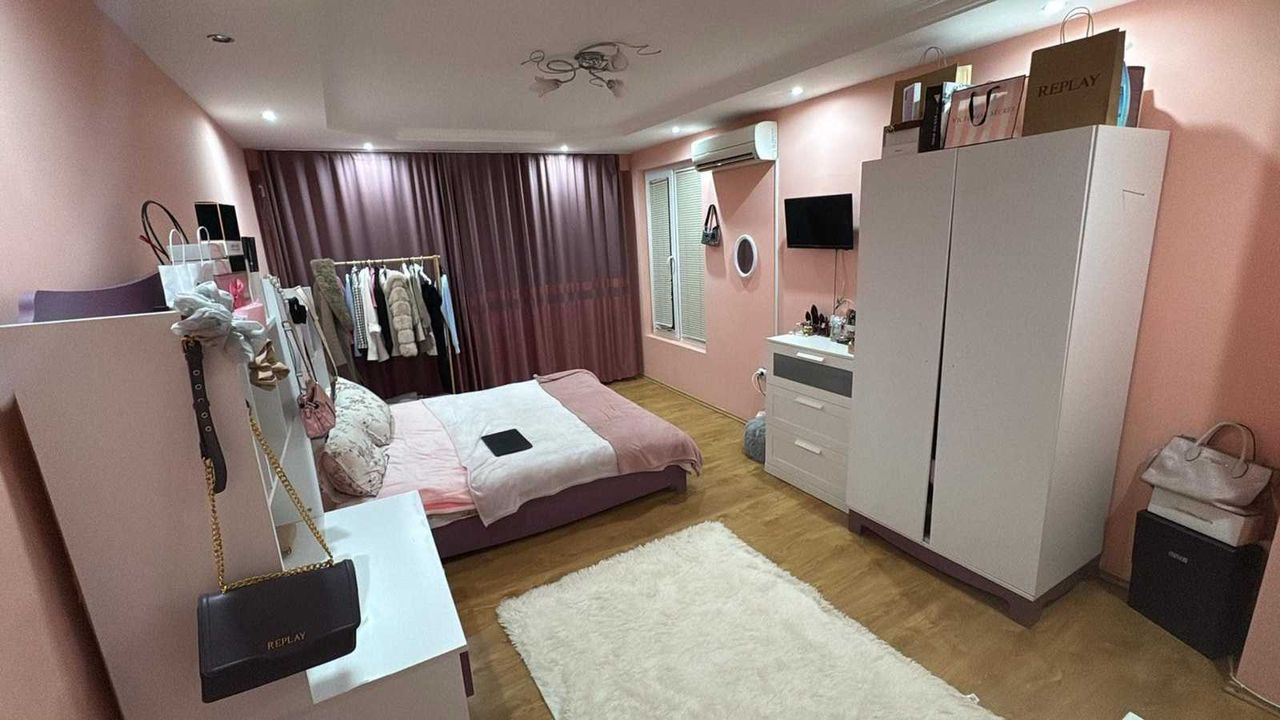 Дава се под наем Двустаен апартамент в Разград, Орел - 78 кв.м за 255 € - Снимка #1