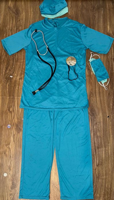 Мъжки костюм на лекар