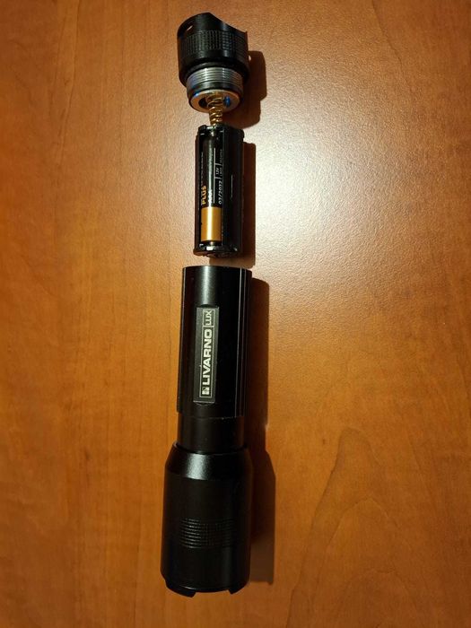 Vand doua lanterne led din aluminiu