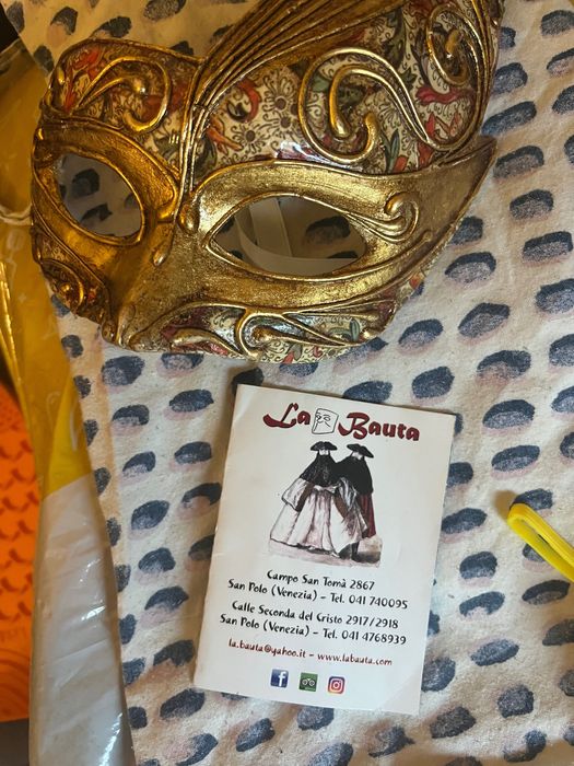 Оригинална маска La Bauta от Венеция, нова със сертификат