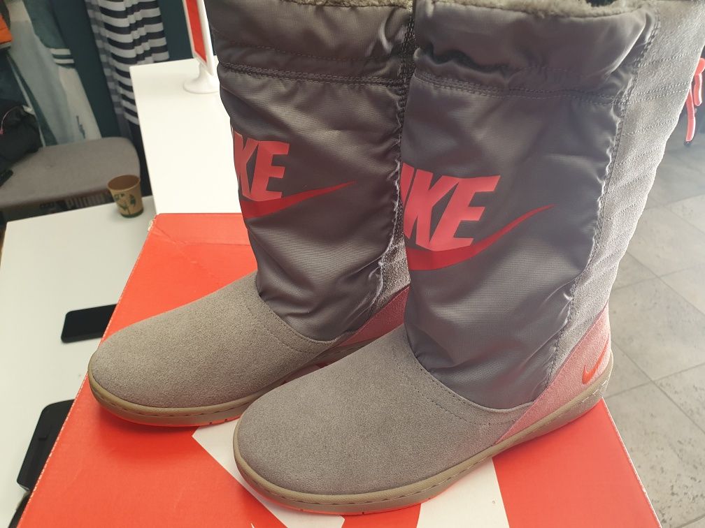 Nike meritage boot